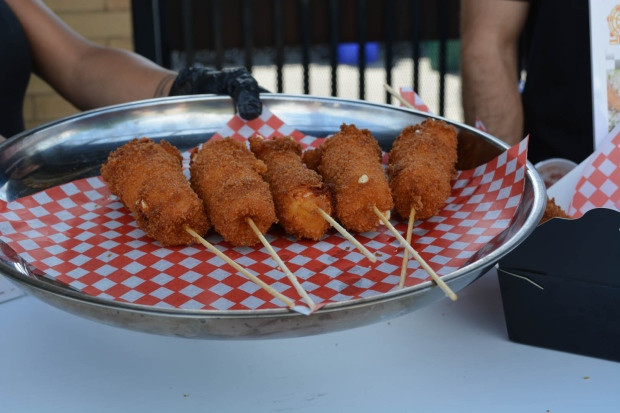 Resized/JPEG/Giant Mozzarella sticks.jpg