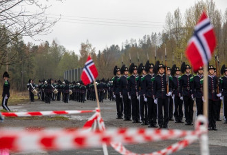 集体吸毒！挪威30名皇家卫队队员被开除
