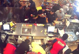 吓人：100多名抢匪涌洛杉矶超市洗劫 现场曝光