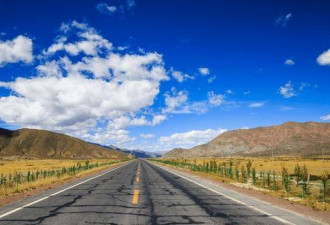 西藏绝美公路 风光可与独库公路相媲美