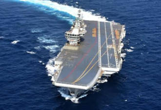 印度首艘国产航母服役更换海军旗，这个动作气坏西方
