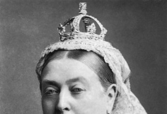 英女王是史上权力最小的国王 却是最受尊敬的一位