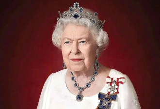 英国女王在位70年，其实她并不想戴王冠