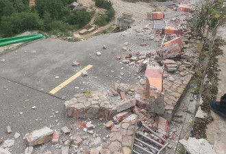 在震中 泸定一所峡谷小学的“逃震计划”