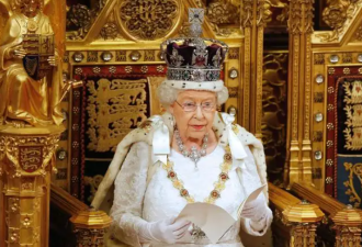民主现代的英国 为什么还会有女王存在？