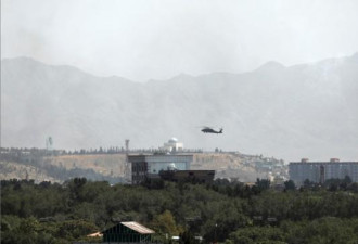 塔利班训练飞行，黑鹰直升飞机坠毁