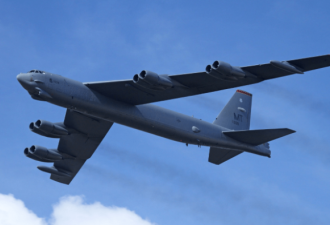 美军B-52轰炸机英国上空突发紧急代码
