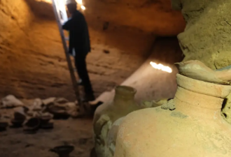 以色列发现3300年历史的墓穴 出土陶器