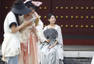 百万小年轻穿汉服走向世界 却没能躲过内部鄙视链