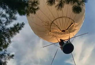 他，被氢气球带走，飘了300公里…