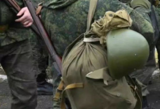 俄新兵：一战的步枪、二战的头盔、露天的营房