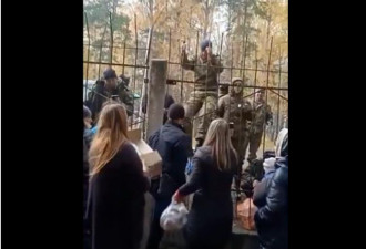 俄军靠家人送粮食 乌国防部：战俘餐都比这军好