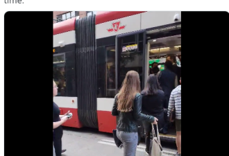 多伦多人怒了！公交、地铁人挤成“肉饼”！上不去下不来！