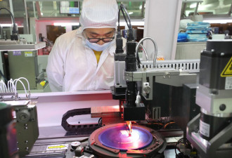 美国宣布全面限制向中国出售尖端芯片