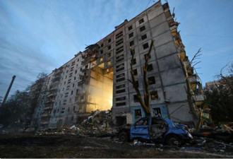 克里米亚大桥爆炸后，乌南公寓再遇袭，已17死