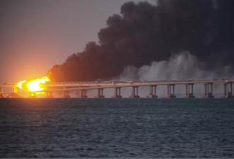 克里米亚大桥爆炸，普京面临“痛苦”抉择