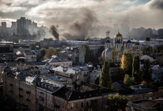 俄罗斯轰炸基辅能让乌克兰投降吗？历史说：不能