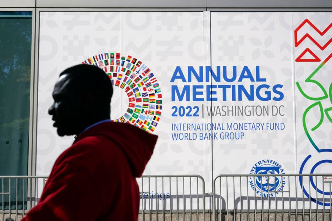 IMF下调2023年全球经济增长预测- 华尔街日报