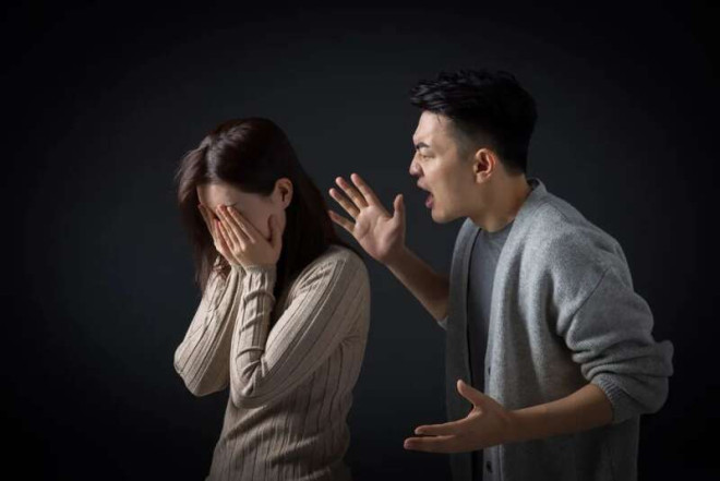 割完双眼皮老公要求分房睡!女子后悔:能复原吗- 葱头胖友圈
