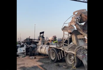 水泥卡车在Hwy400爆胎出事故 司机重伤