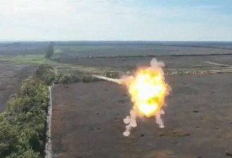 俄乌无人机再空战 俄军误触炸弹灰飞烟灭