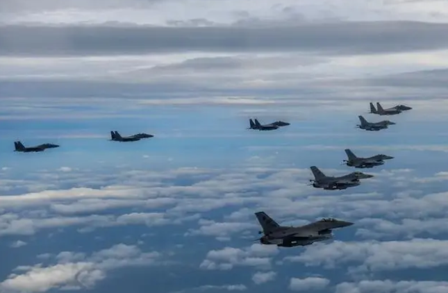 韩美将在朝鲜半岛上空举行大规模空中演习，将有约250架军机参加_中华网