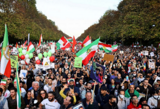 柏林周六8万人上街声援伊朗妇女 全球多地响应