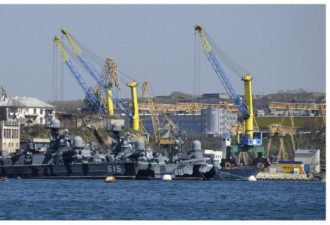 俄黑海舰队所驻港口多次大爆炸 俄控英乌两国