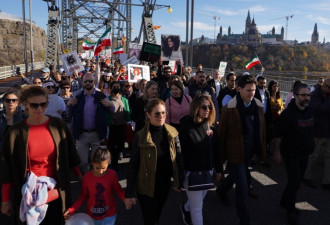 杜鲁多和夫人上街游行！加拿大十大城市抗议&quot;杀人&quot;政权