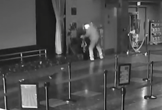 【视频】多伦多电影院凌晨遭爆窃损失上万：劫匪开车拖走ATM机