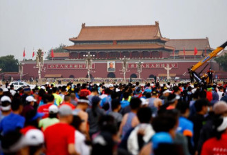 两个世界：单日确诊暴增 北京却马拉松2万人开跑