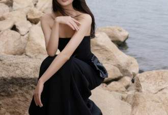 殷桃穿黑色长裙配长发 造型简约又优雅