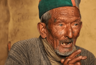 &quot;印度第一位选民&quot;去世：享年105岁
