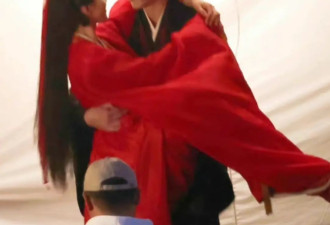刘诗诗与小3岁男星拍亲密戏 搂腰环抱