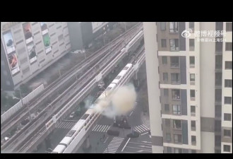 上海地铁车厢连环爆影片曝光！ 闪光夹杂巨响浓烟