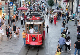 伊斯坦布尔闹市区发生爆炸 死伤惨重