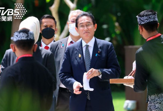 岸田出国不在家，传党内开始谈下任首相
