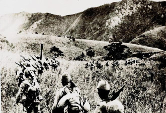 1940年，新兵蛋子去解手，天黑误入日军营地，团灭了一队日军