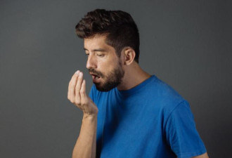 口臭不仅仅是难闻 长期不愈可能是胃癌