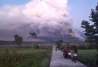 (影)印尼爪哇岛火山爆发！近2千人流离失所