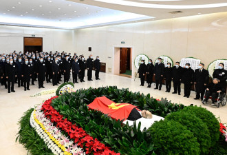 遗体告别之后 一场展示中共团结的葬礼