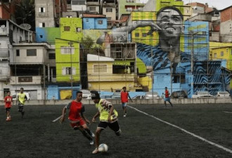 巴西的世界杯诅咒：球员身价86亿 难改贫穷命运