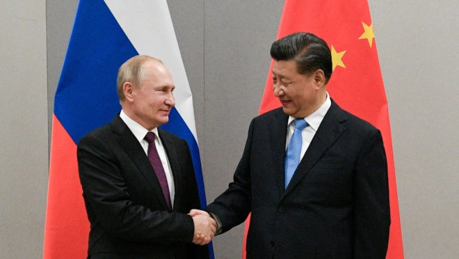乌东炮火连天,习近平与普京再通电话相互支持美国称支持普京者站在历史错误一边