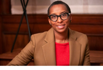 哈佛大学首位非裔校长2023年7月上任