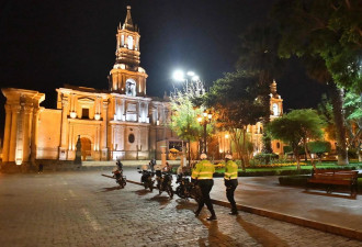 秘鲁政局动荡多名抗议者死亡,新内阁两名部长辞职