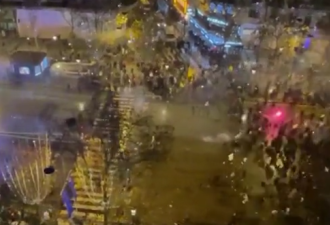 世界杯决赛后法国爆发球迷骚乱 警方发射催泪瓦斯