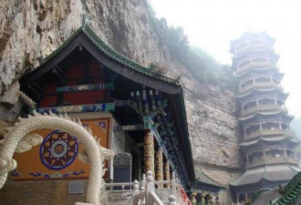 山西藏在石缝中的古寺 全球最多肉身菩萨