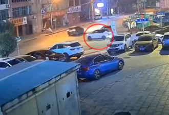 视频：湖南私家车变“移动炸弹”突爆炸 车顶完全炸开…