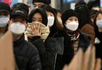 未结束 韩国单日7.1万确诊 76名患者死亡