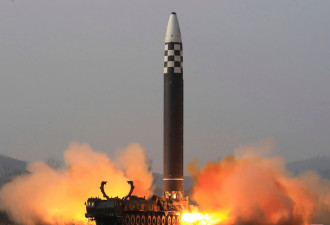 金正恩下令发展新型洲际弹道导弹